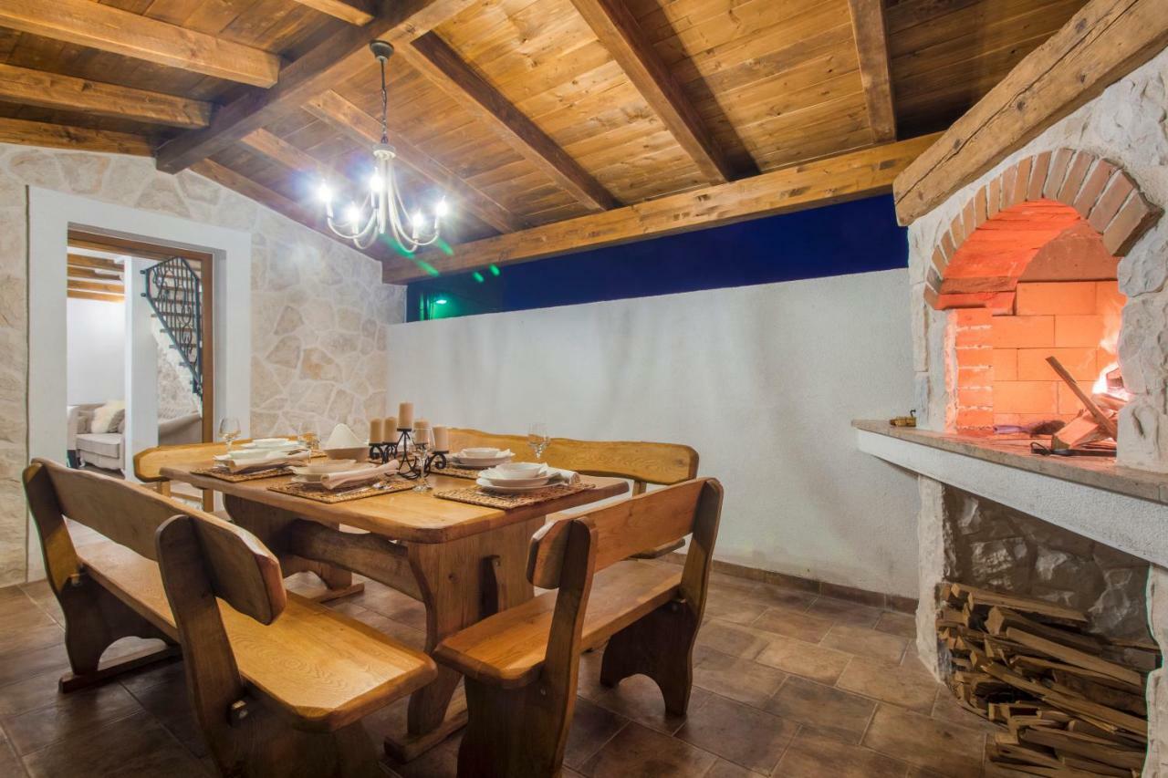 House For Rent Leila Villa ชิเบนิก ภายนอก รูปภาพ